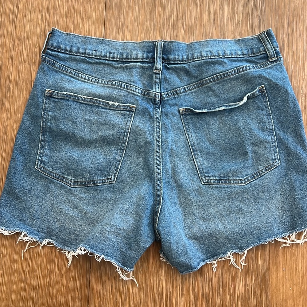 GAP High Rise Distressed Jean Shorts - Picture 3 of 5